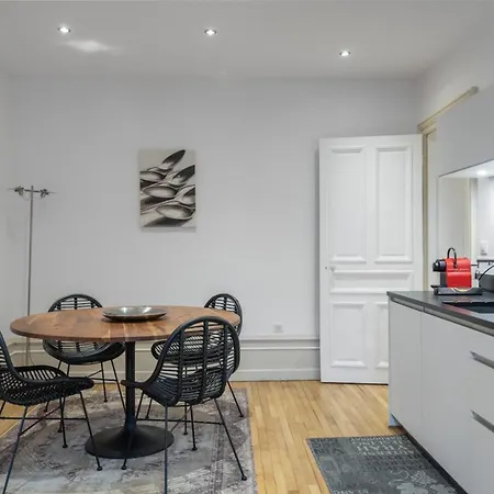 L'appart June - 4 Guests - In The Heart Of Town Daire *